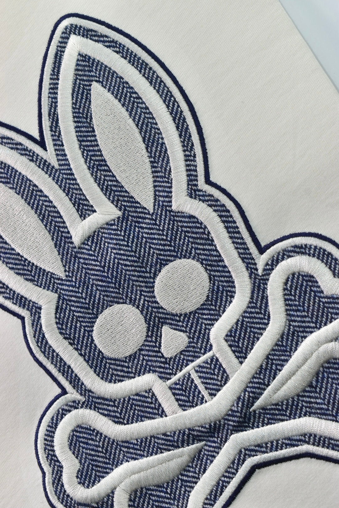 CAMISETA PSYCHO BUNNY COLECCION ORIGINAL BLANCO ESTAMPADO RAYAS AZUL BORDADO PLATA