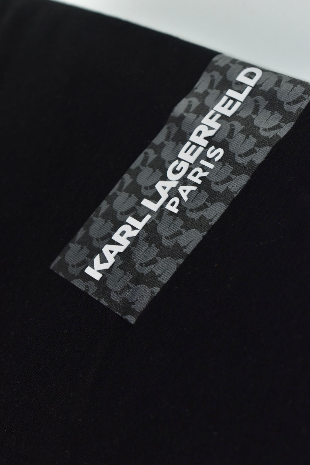 CAMISETA KARL LAGERFELD COLECCION ORIGINAL NEGRO C0168