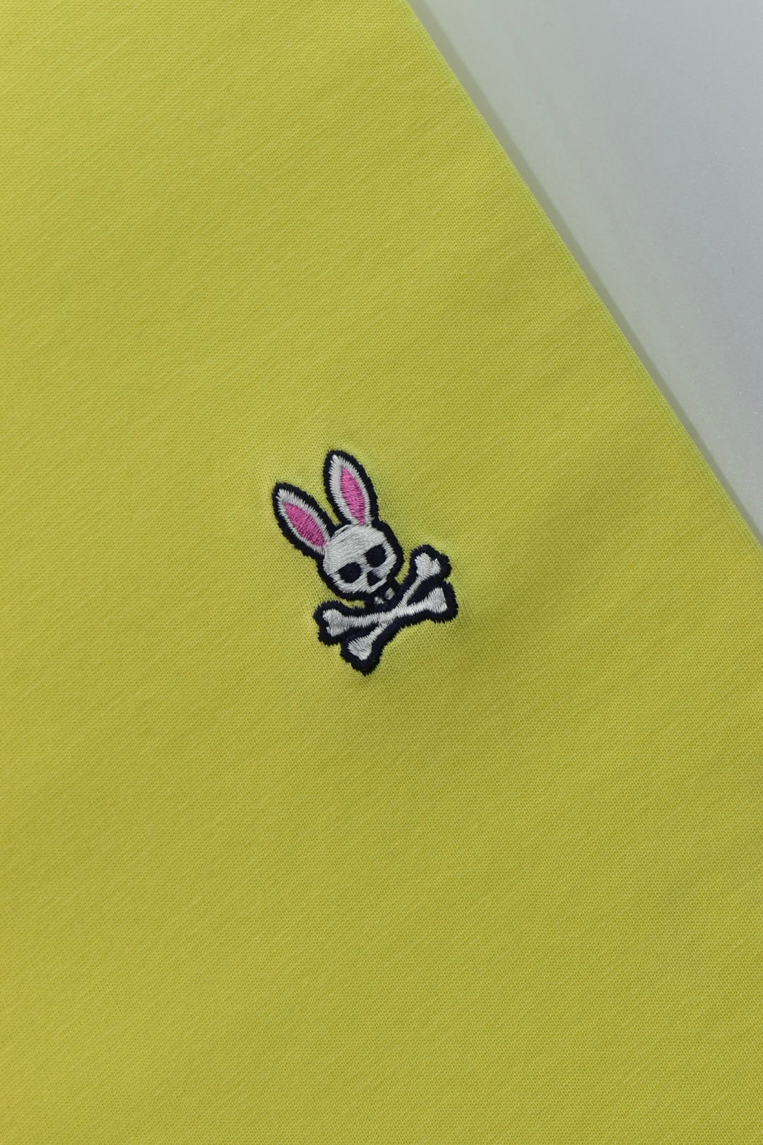 CAMISETA BASICA PSYCHO BUNNY ORIGINAL AMARILLO CLARO