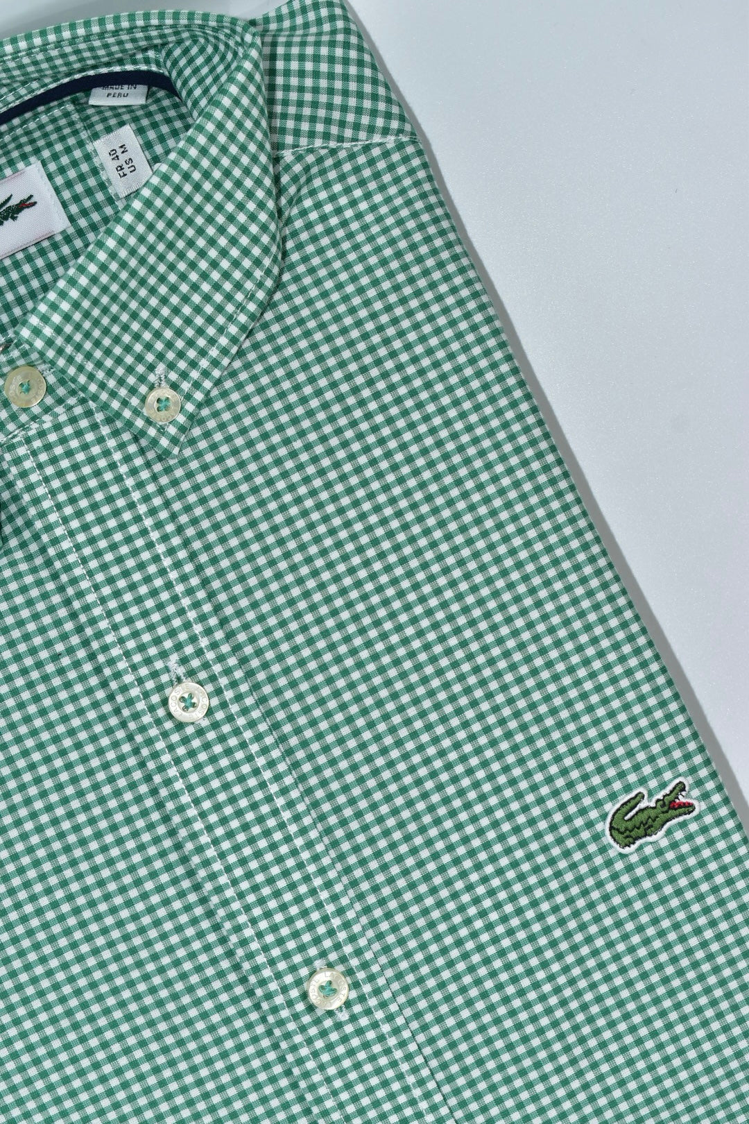 CAMISA MANGA LARGA LACOSTE (LAC) VERDE ESMERALDA CUADROS BLANCOS